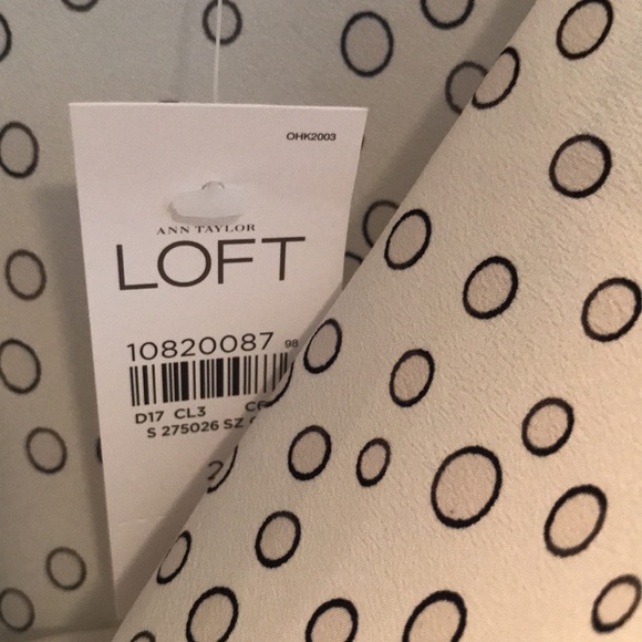 NWT “LOFT” DRESS W/BLOUSY FIT ON TOP. CREAM TOP BLACK BOTTOM SHORT SLEEVES.SZ 2 - Picture 5 of 9